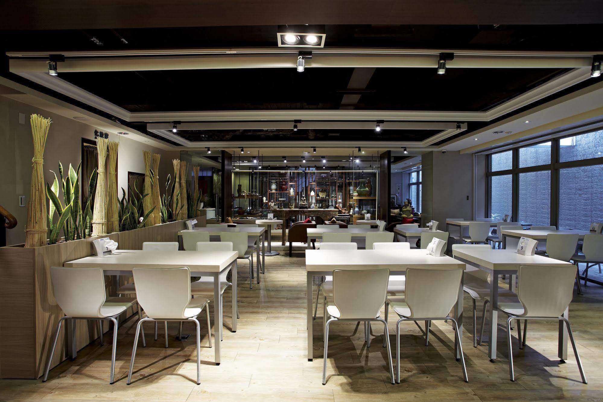 Micasa Hotel Taichung Exterior foto