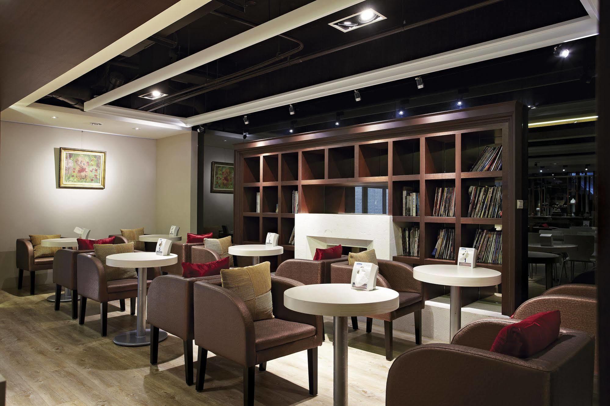 Micasa Hotel Taichung Exterior foto